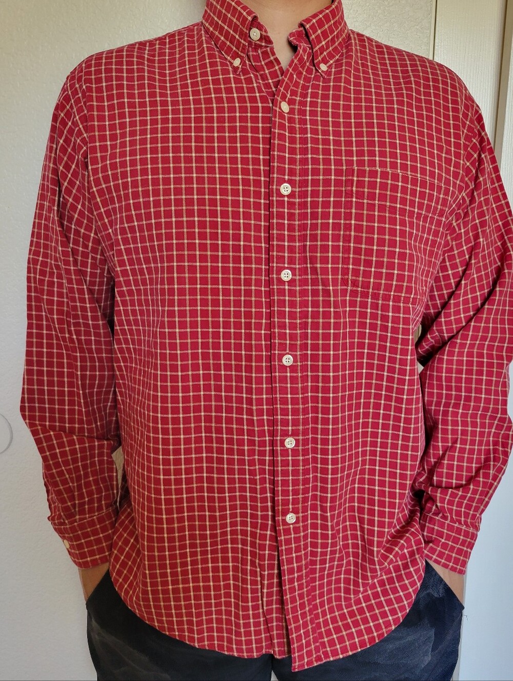VNT Mens J cres Red Button Up Size L